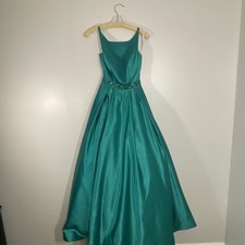 Sherri Hill Emerald Green Ball Gown Dress Size 0 Prom Dress