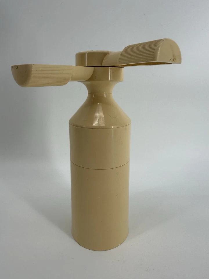 Rare Vintage 1980s Tom David Unicorn White Salt Grinders - Image 4 of 4