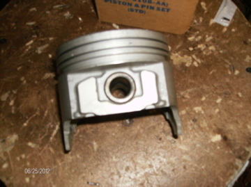 Ford Mustang,Torino, Car Truck & Van 1973-76 NOS STD RED Piston-D3OZ-6108-A - Picture 4 of 5