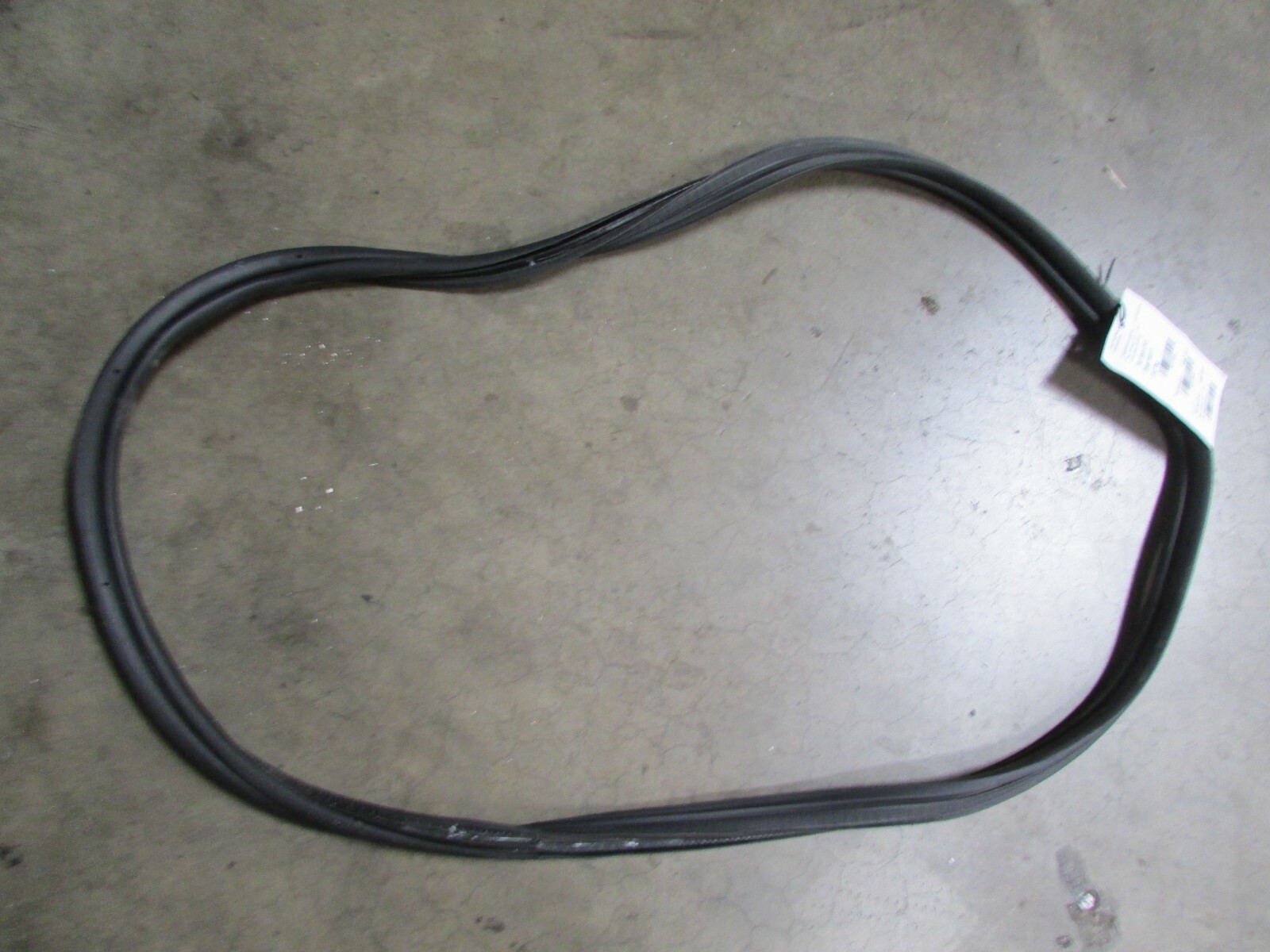 Maserati GranCabrio, Trunk Gasket, Used, P/N 83439100
