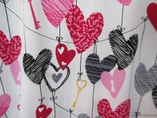 SCRUB TOP  Hearts and Keys Size 3 X SB Scrubs with 3 Pockets