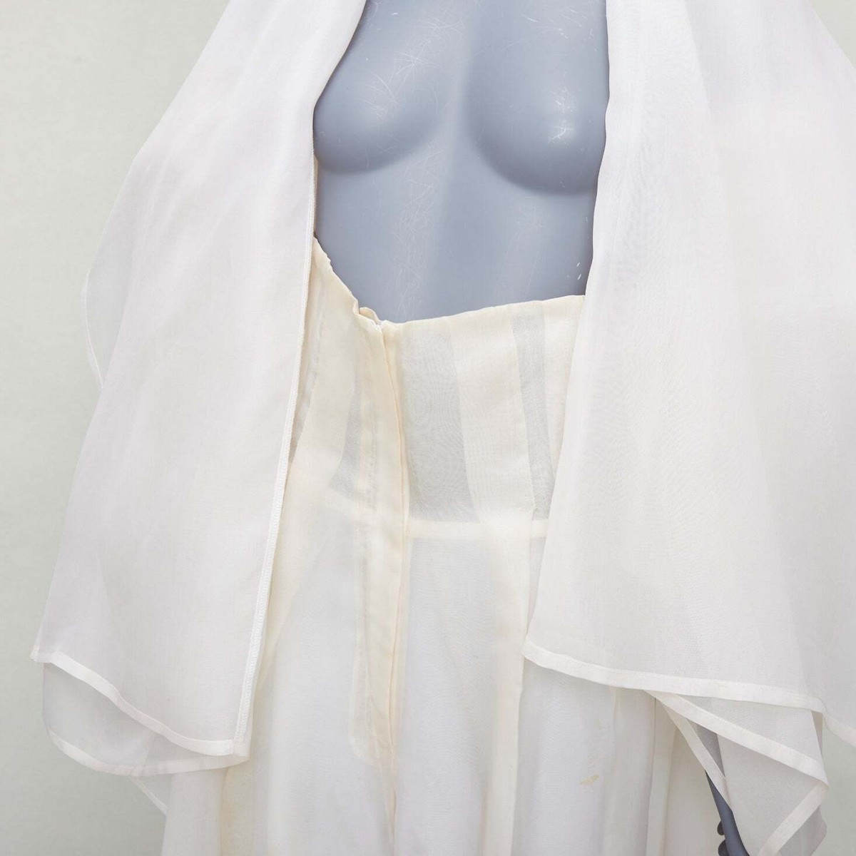 rare DOLCE GABBANA Vintage ivory silk oversized coat wide rare DOLCE GABBANA Vintage ivory silk oversized coat wide
