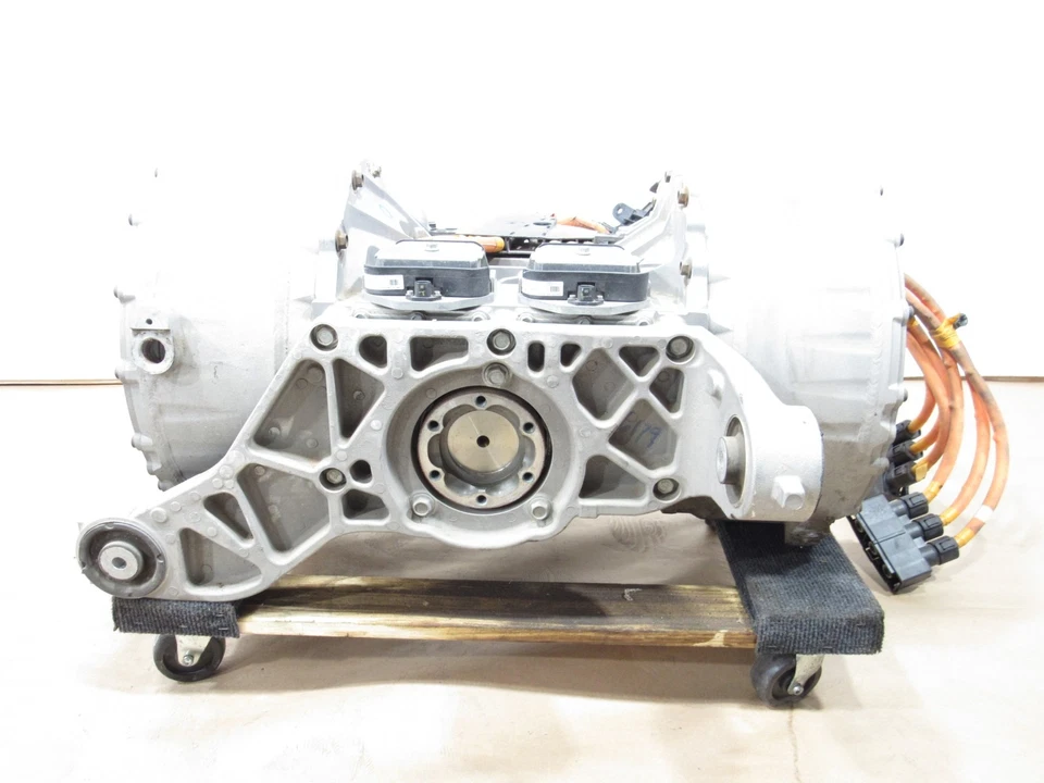 Задний двойной электрический тяговый двигатель 11-12 Fisker Karma 2012 150 кВт;@2 - Изображение 2 из 4