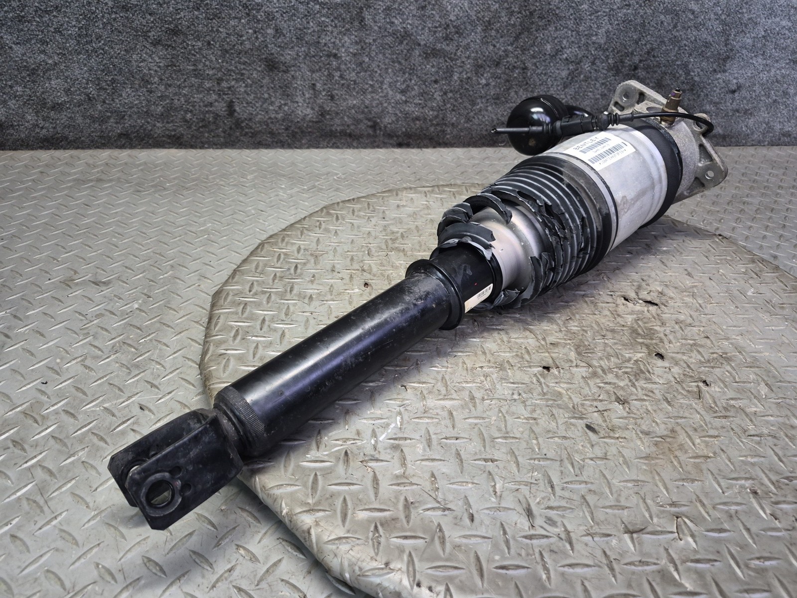 Bentley Continental GT 2003-2010 Rear Left Strut assembly