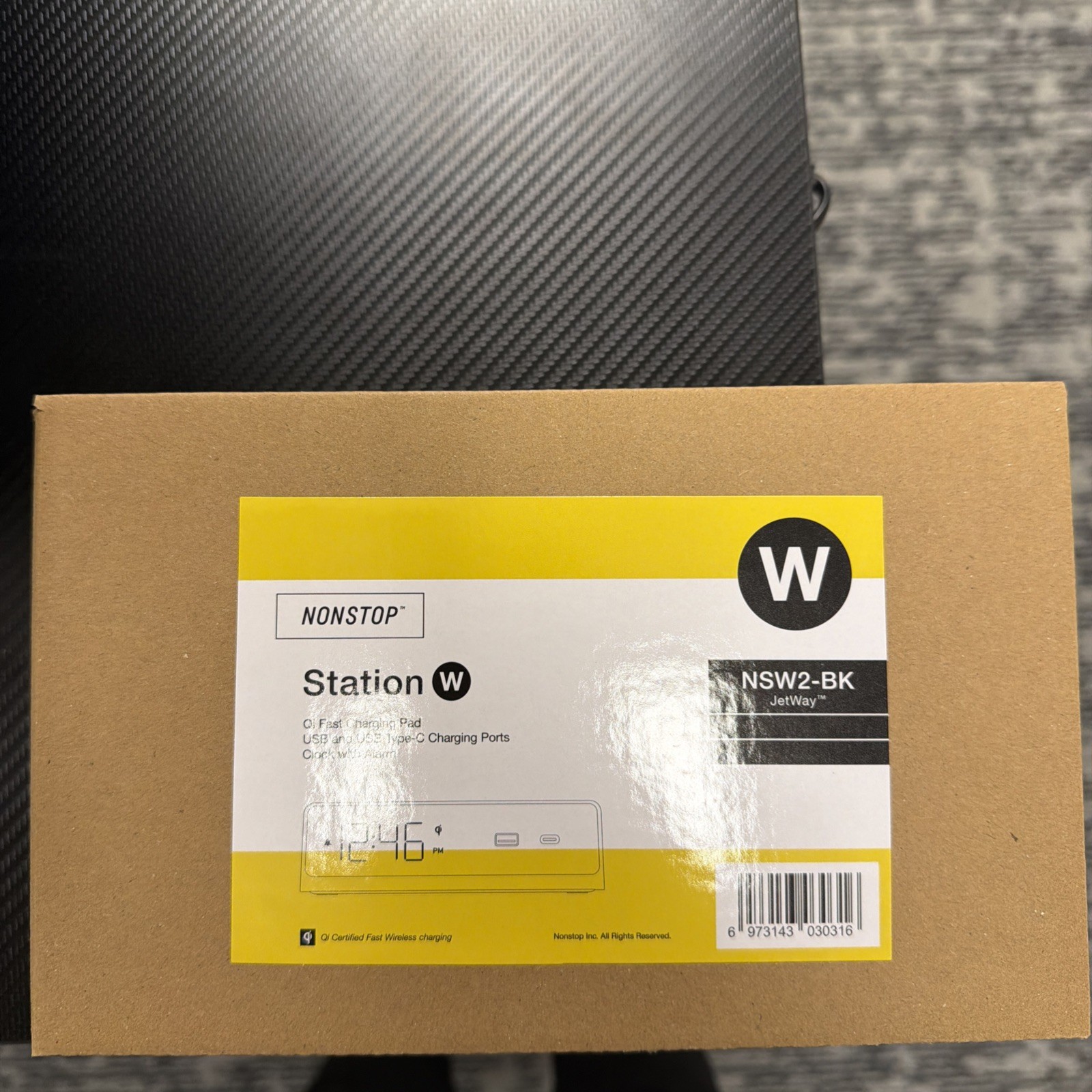 With Qi Wireless Charging And Usb-c/usb-a
