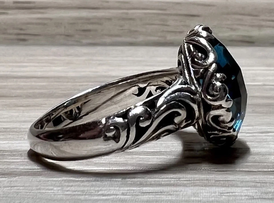 Anel de coquetel feito à mão de prata esterlina briolette azul quartzo rolado, tamanho 8 - Imagem 3 de 4