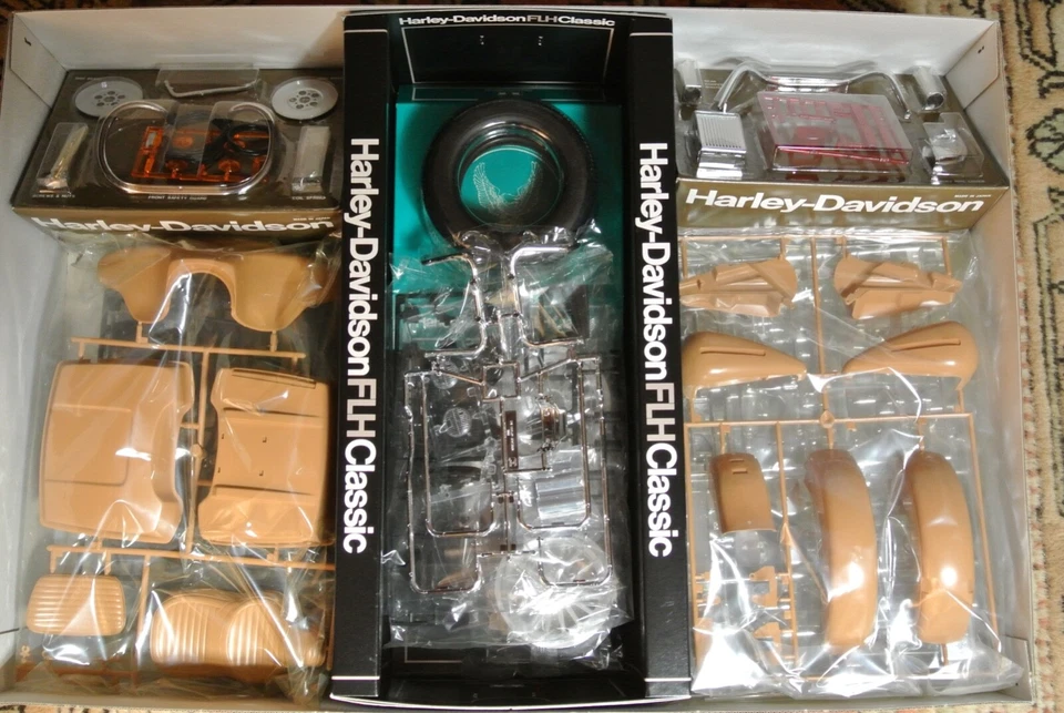 TAMIYA HARLEY DAVIDSON FLH CLASSIC NUOVA. SCALA 1:6 - Immagine 2 di 2