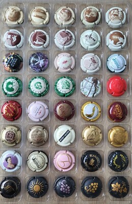 lot 1 of 40 capsules of crémant, generic Alsace or others to sort .....