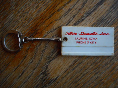 Vintage Laurens IA Iowa Twin Draulic Keychain Key Ring