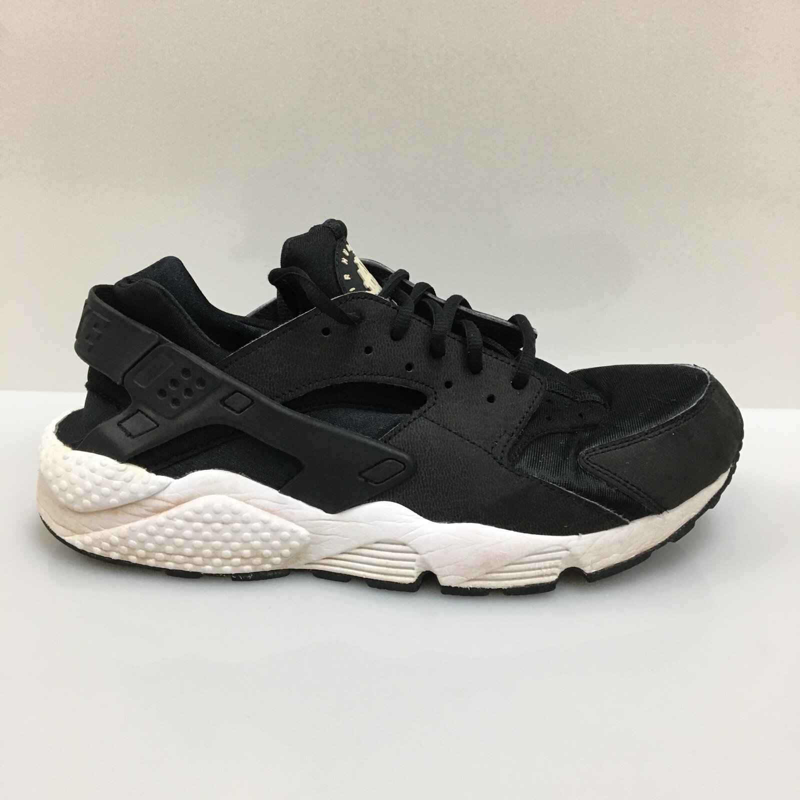 Nike Air Huarache Run Shoes 11 Womens Black Athletic Running Sneakers 634835-006