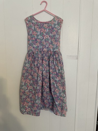 Floral Mädchen Handarbeit Kleid Rosa Blumen Medium 10/12 - Bild 1 von 3