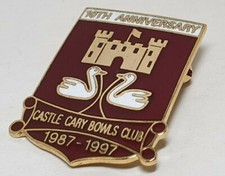 CASTLE CARY BOWLS CLUB 10TH ANNIVERSARY PIN BADGE LAPEL BROOCH BOWLING