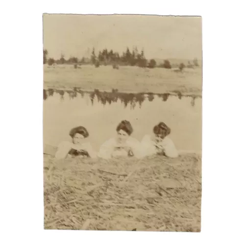 Small Antique Snapshot Photo Three Women Gibson Girl Style 1910s Posing By Lake