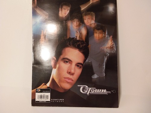 O Town 2 Pocket Folder - Picture 4 of 5