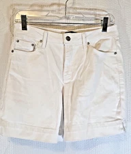 Tailormade Woman's White Preppy Pocket Button Mid-Rise Stretch Short Sz 4 I-5.5