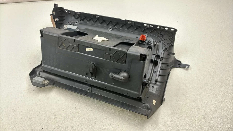 Оригинальный перчаточный ящик 2011-2016 Volkswagen Eos Golf R Gti Sportwagen - Изображение 2 из 4