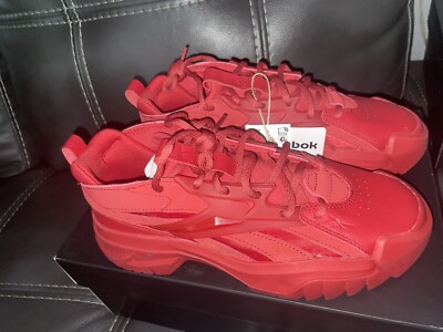 Size 5 - Reebok Club C V2 Mars Red 2022