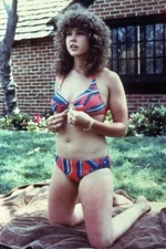 Linda Blair    Sexy 8x10 Celebrity Photo  837385.