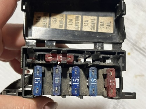 1997 Suzuki GSXR 750 Fuse Box Plug (OEM) - Picture 14 of 17
