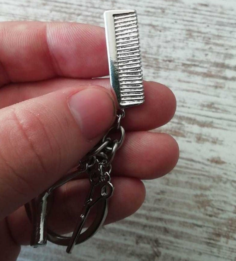 Föhn-Kamm-Schere Schlüsselanhänger Aus Metall – Friseur-Geschenk Für Barber & Stylist – Silberfarben