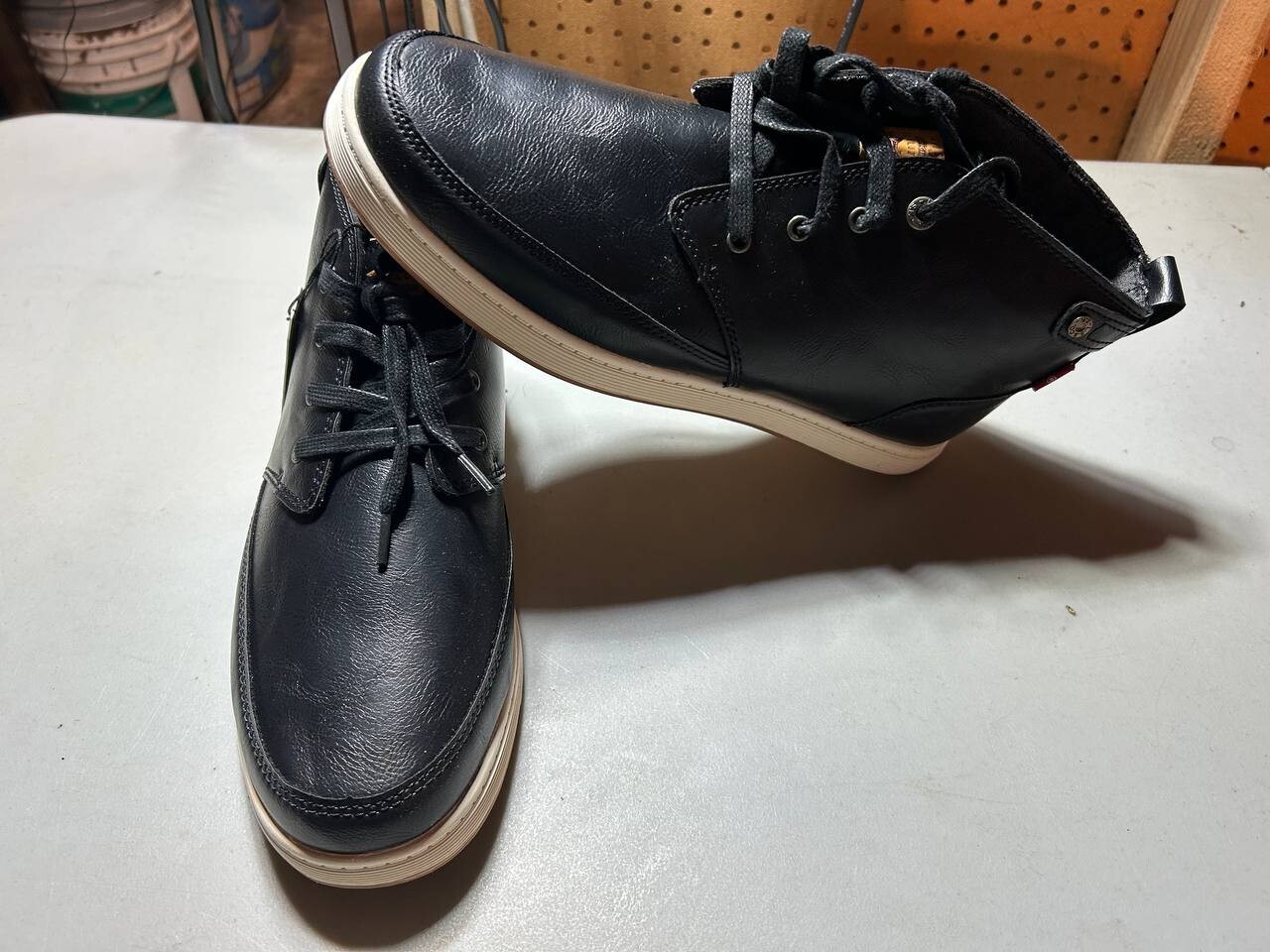 New Levis Shoes Atwater Comfort Men Size 10.5 High Top