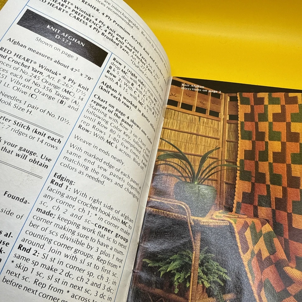 Afghan Accents to Knit & Crochet Red Heart Coats & Clark Book 327 1987 - Image 4 of 4