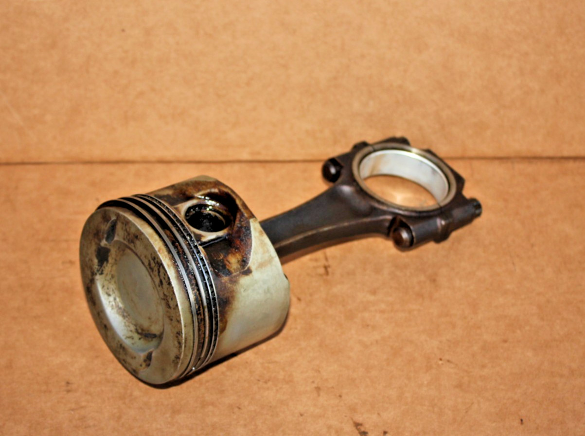 UE72394 Bentley Continental R 1993-1994 Piston + UE9840 Rod 6.75 Engine X1 Piece
