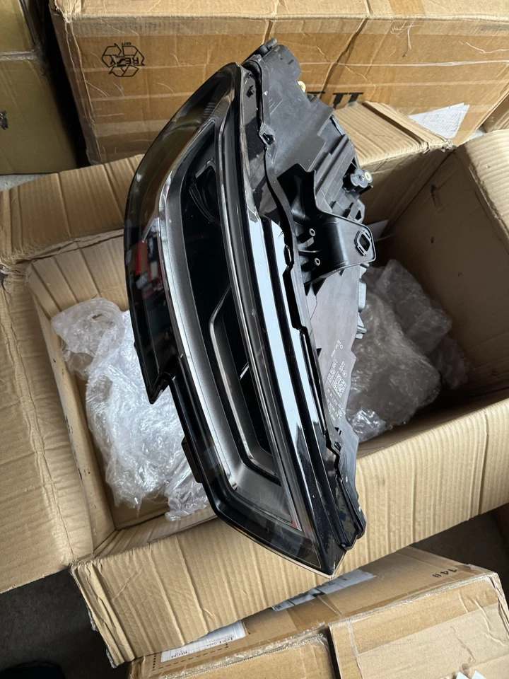 Faro derecho LED AUDI A3 S3 RS3 EE. UU. 2017-2020 8V0941774E Foto 2 de 4