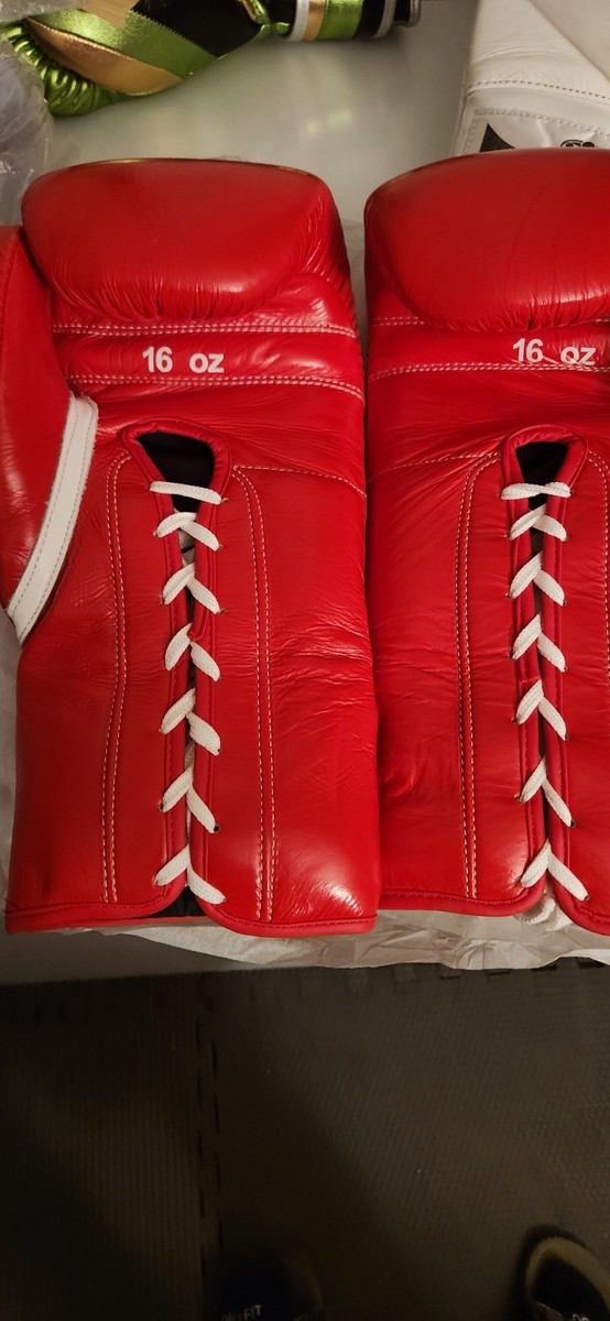 Winning 14oz Red Professional Boxing Gloves with Free Hand