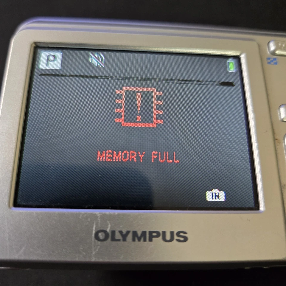 Olympus FE-25 10.0MP Digital Camera Silver w/ Case 3X Optical Zoom Tested - Image 4 of 4