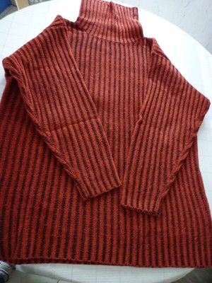 Damen Pulli Rollkragen Gr. L, rostbraun-schwarz längsgestreift