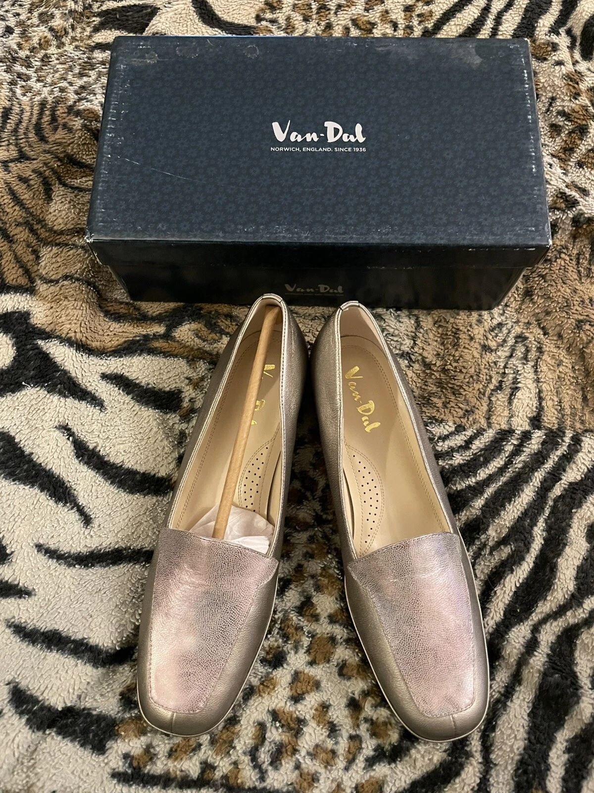 VANS Nuove scarpe VAN DAL Verona III stampa lunare metallo zeppa piatta tacco slip on UK 6 5 D