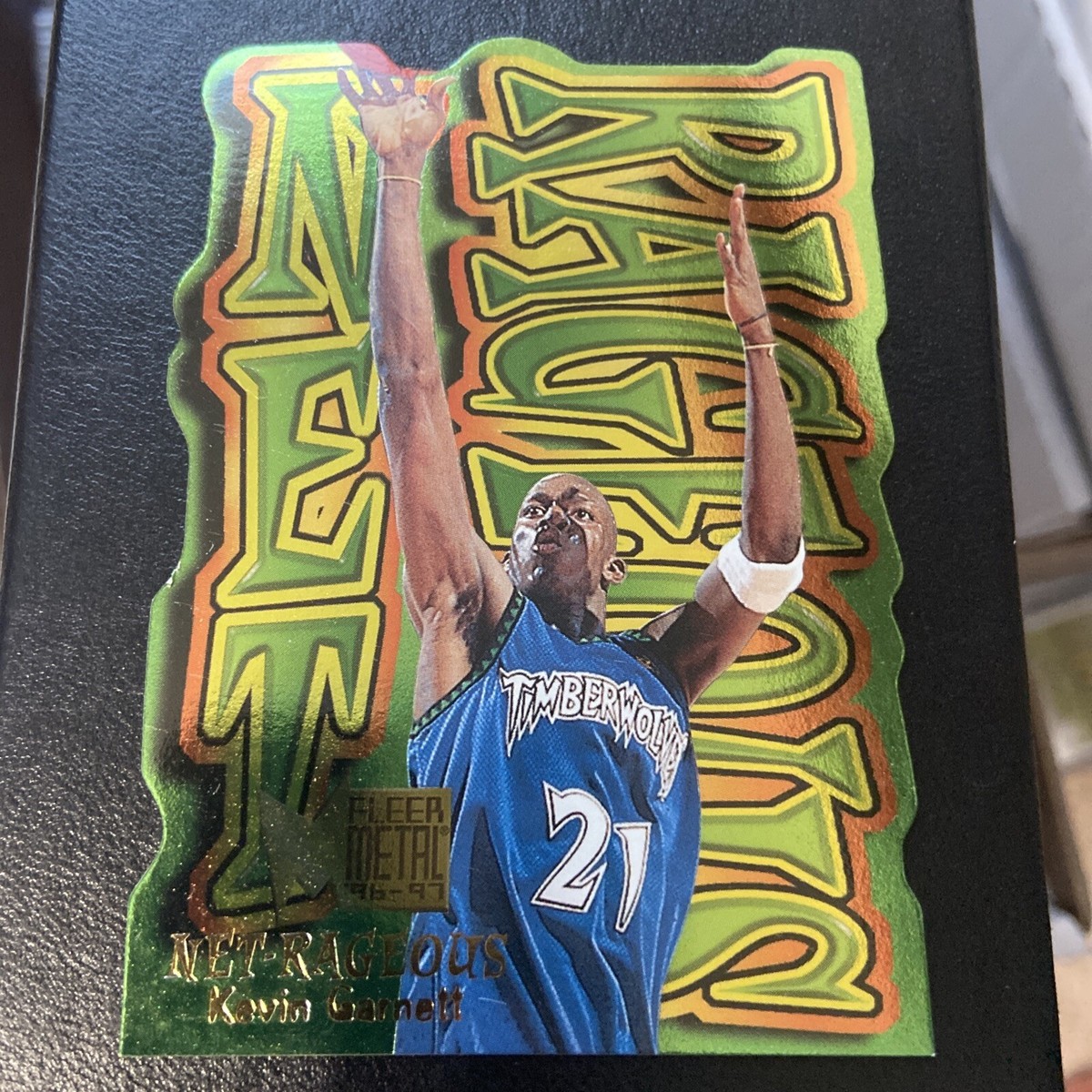1996 Fleer Metal Kevin Garnett Net-Rageous Rare Insert Die Cut #1