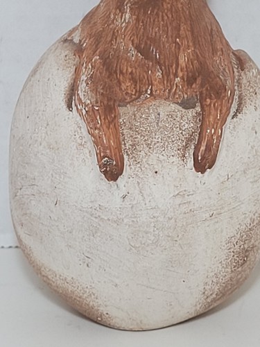 Statuina ceramica coniglietto marrone coniglietto che cova da uovo decorazione pasquale primavera - Foto 3 di 12