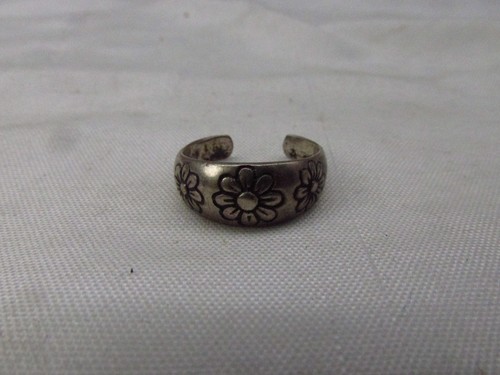 Vintage 925 Sterling Silver Flower Design Band Style Toe Ring Adjustable #641