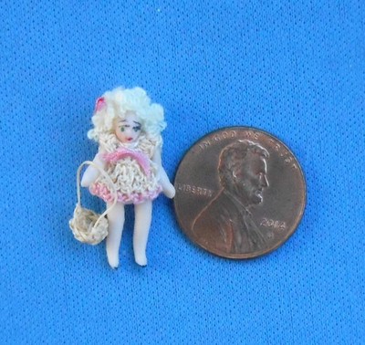 Dollhouse miniature Artisan made Jointed Porcelain Girl doll 1'' tall
