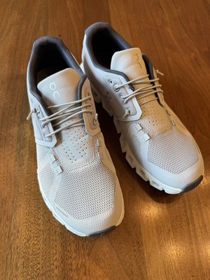 On Cloud 5 Men's 8M Gray/White Sneakers. Great Condition