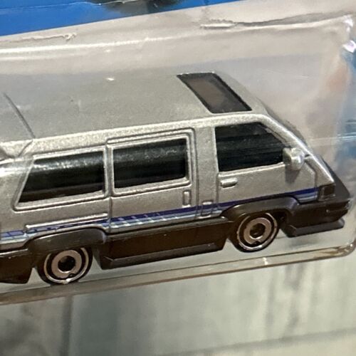 Hot Wheels HW J-Imports 7/10 1986 Toyota Van 173/350 NEU für 2022 grau - Bild 6 von 15
