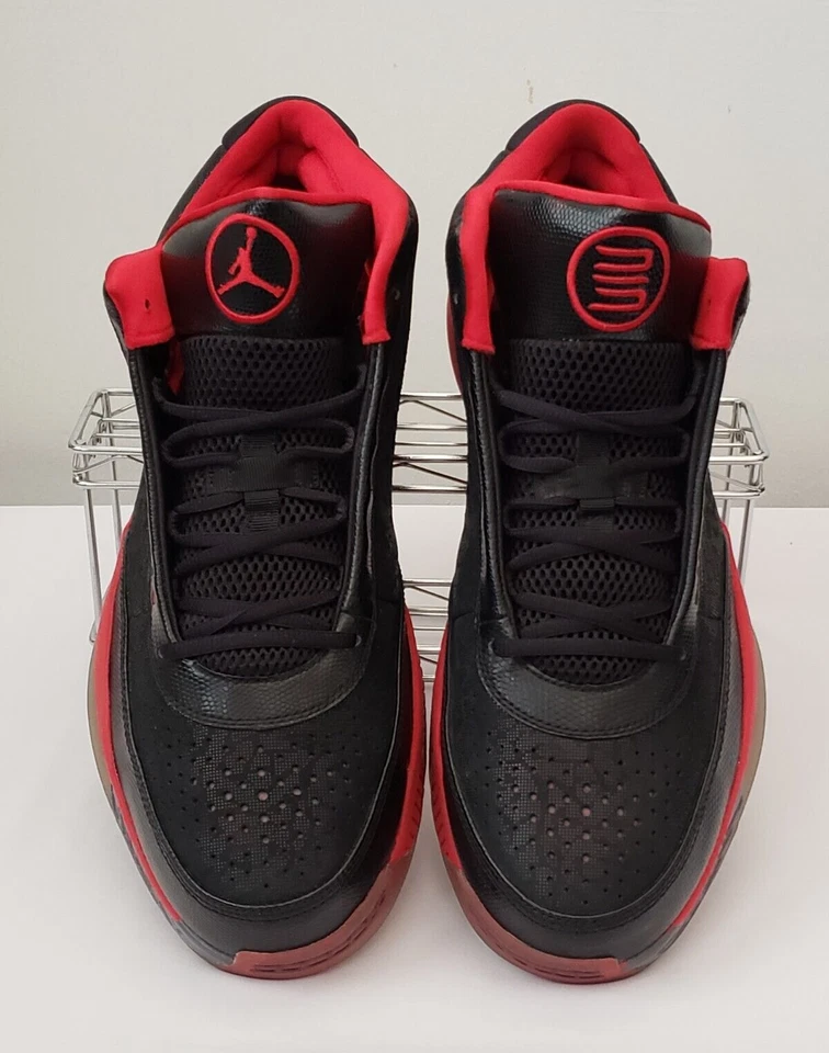 2010 DE COLECCIÓN RARAS ZAPATILLAS NIKE AIR JORDAN "TEAM BRED" TALLA 14 USADAS NEGRAS/ROJAS Foto 3 de 4