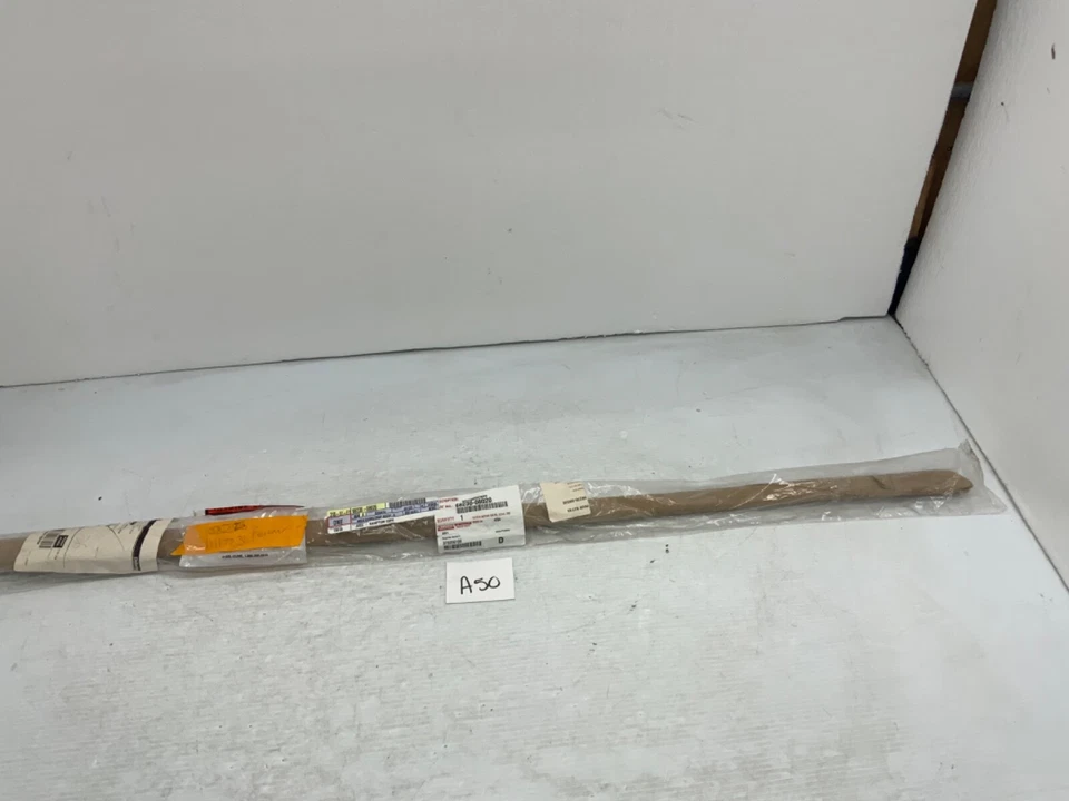 Задняя уплотнительная полоска со стороны водителя для двери Toyota Sienna 2011 2012 2013 2014-2020 годов выпуска от оригинального производителя - Изображение 3 из 4