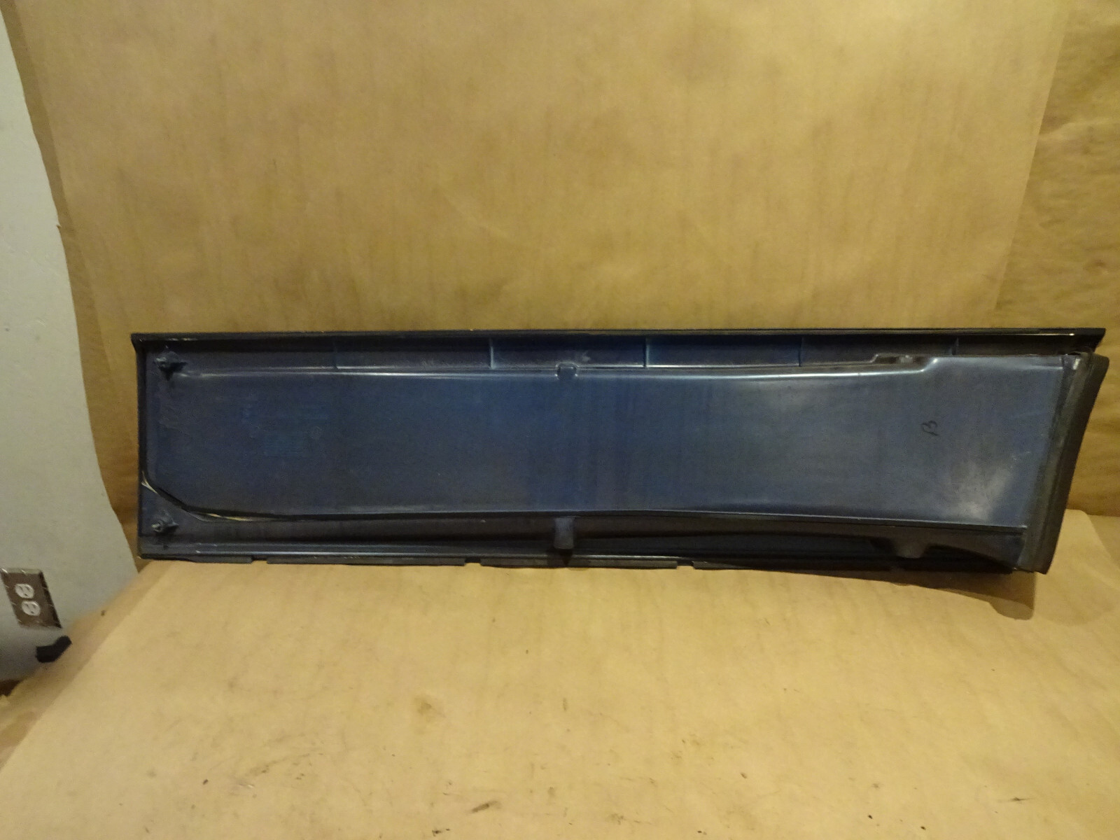 Ferrari 355 - RH Lower Door Intake Grille - - P/N 64102710