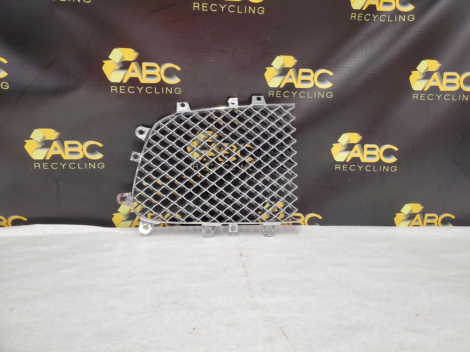 2007 Bentley Flying Spur Radiator Grille Chrome (3W0.853.683) BENTLEY 07 OEM