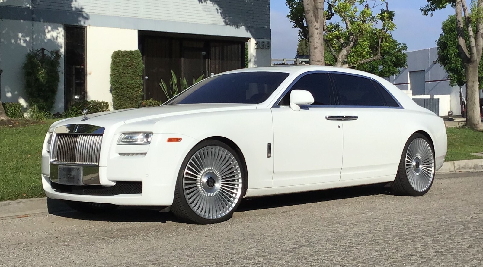 22 SILVER STAGGEREDOLCE TRENTO FOR ROLLS ROYCE GHOST WRAITH DAWN RR FLOATER CAPS
