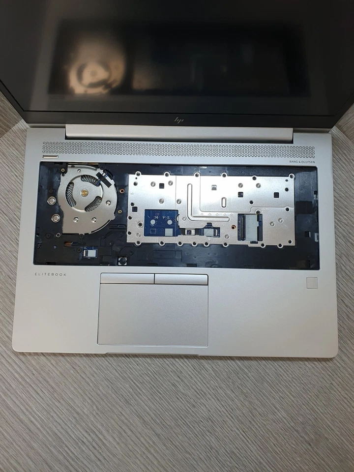 HP EliteBook 745 G5 AMD Ryzen 7 Pro-2700 4GB DDR4/NO HDD/SSD BIOS LOCKED EA0806 - Image 2 of 4