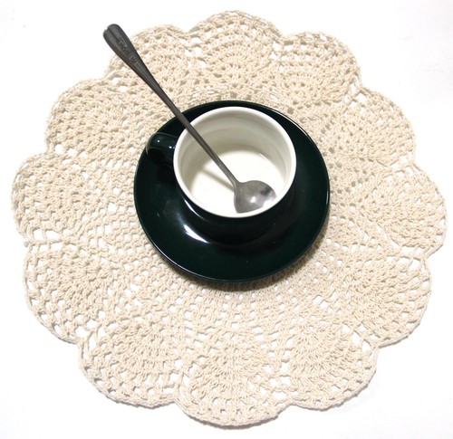 13in Round Flower Lace Doilies Coasters Kitchen Handmade Crochet Placemats 2PCS - Bild 48 von 49