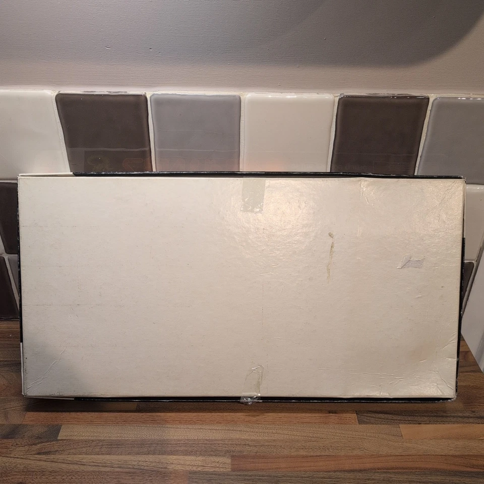 RARE VINTAGE 80S MB CENTIPEDE ARCADE BOARD GAME 1984 - Image 4 of 4