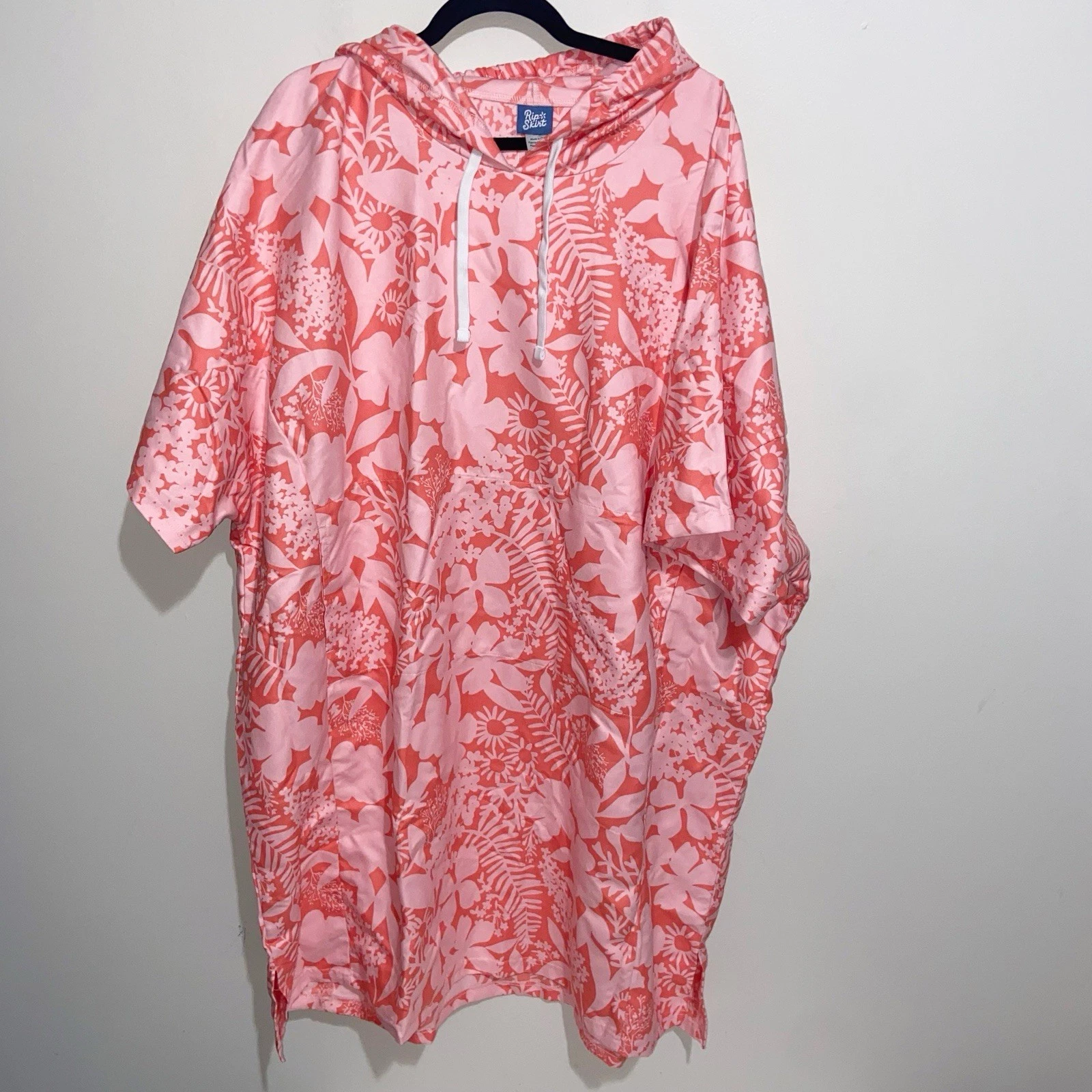 RipSkirt Hawaii Poncho Womens O/S Quick Dry Cover Up Shadow Garden Coral New