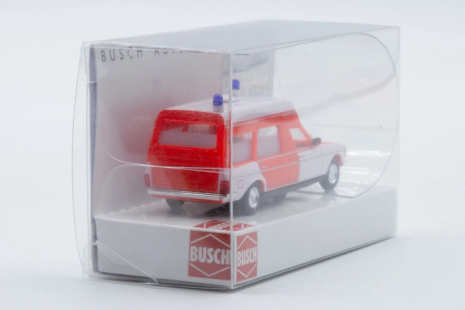 Busch 658861 Daimler ambulanza 1/87 H0 modellino auto - Immagine 2 di 4