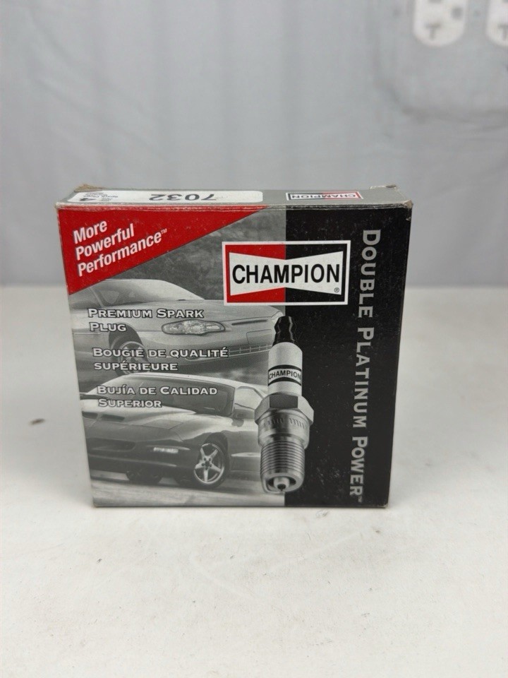 CHAMPION 7032 Double Platinum Spark Plug Set 4pcs Ignition NEW