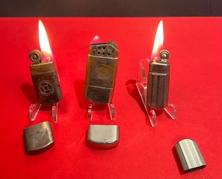 Alte Benzinfeuerzeuge 2 x rampuniert 1 x alt aber schön volle Funktion